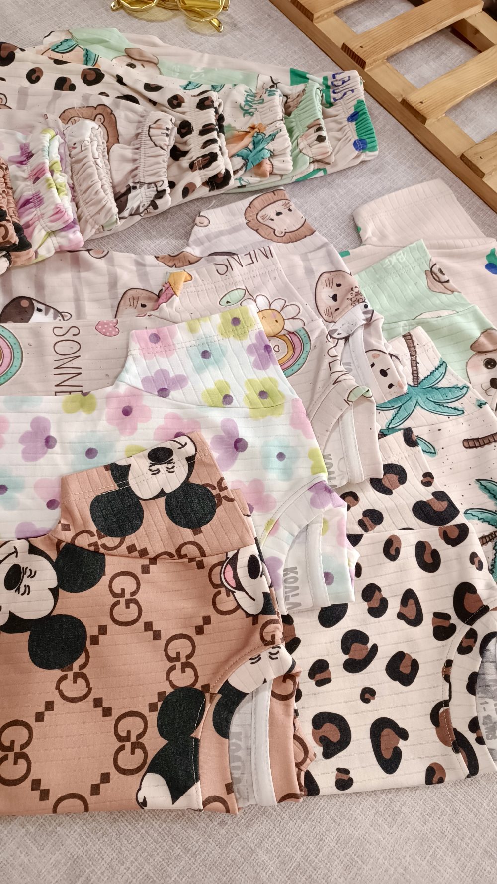 تیشرت و شلوارک کبریتی دخترانه و پسرانه از جنس پنبه در 8 طرح و رنگ مختلف مناسب سن 1 سال تا 7 سال و قیمت عالی