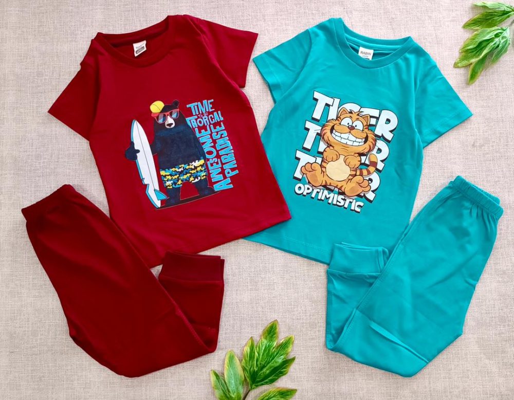 لباس تیشرت و شلوار اسپرت با طرح های متنوع و زیاد مناسب همه فصول و خنک با جنس پنبه و رنگهای جذاب از 2 سال تا 12 سال