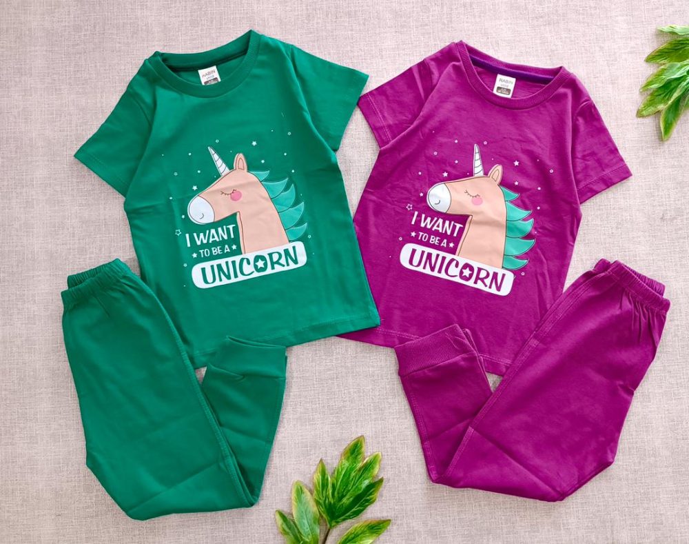 لباس تیشرت و شلوار اسپرت با طرح های متنوع و زیاد مناسب همه فصول و خنک با جنس پنبه و رنگهای جذاب از 2 سال تا 12 سال