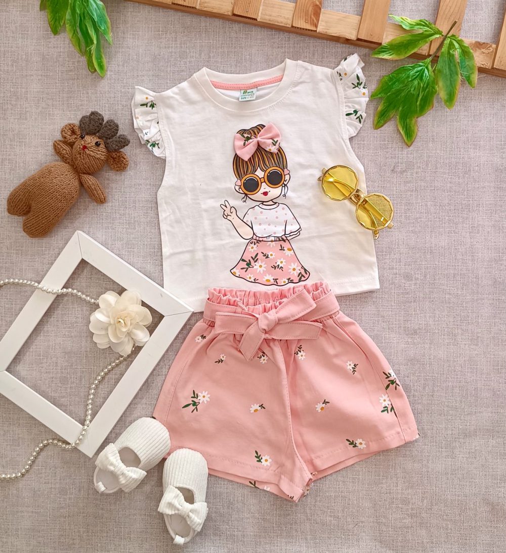 Cotton T-shirt and shorts for a girl with glasses (3)
