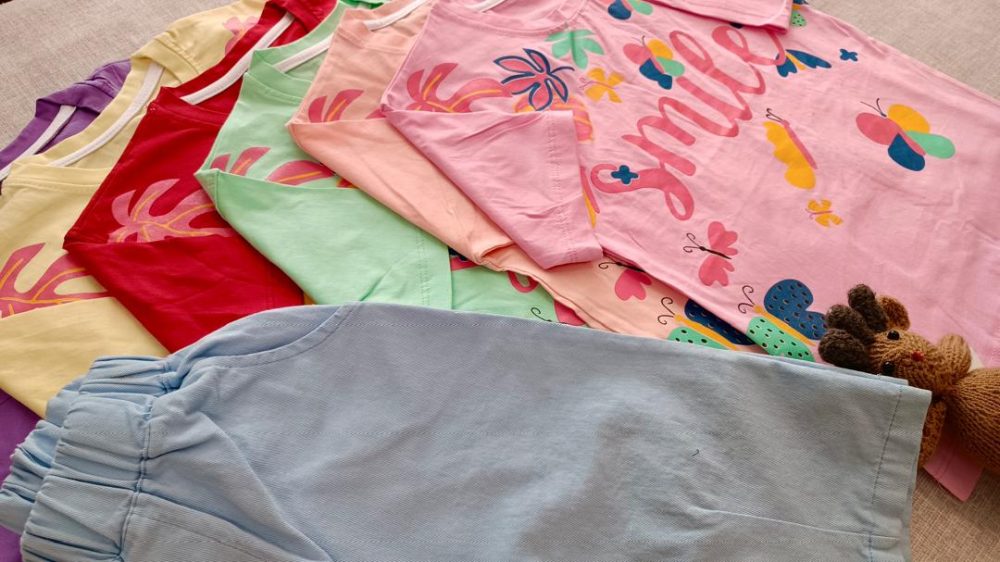 لباس کراپ با شلوارک جین دخترانه و بیرونی از جنس پنبه و مناسب 6 تا 10 سال - تابستانی و در 6 رنگ