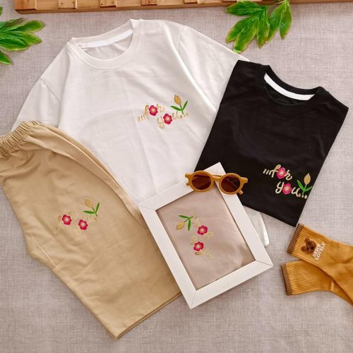 لباس تیشرت و شلوارک دخترانه با طرح گل روی آن و جنس پنبه مناسب تابستان با رنگهای جذاب