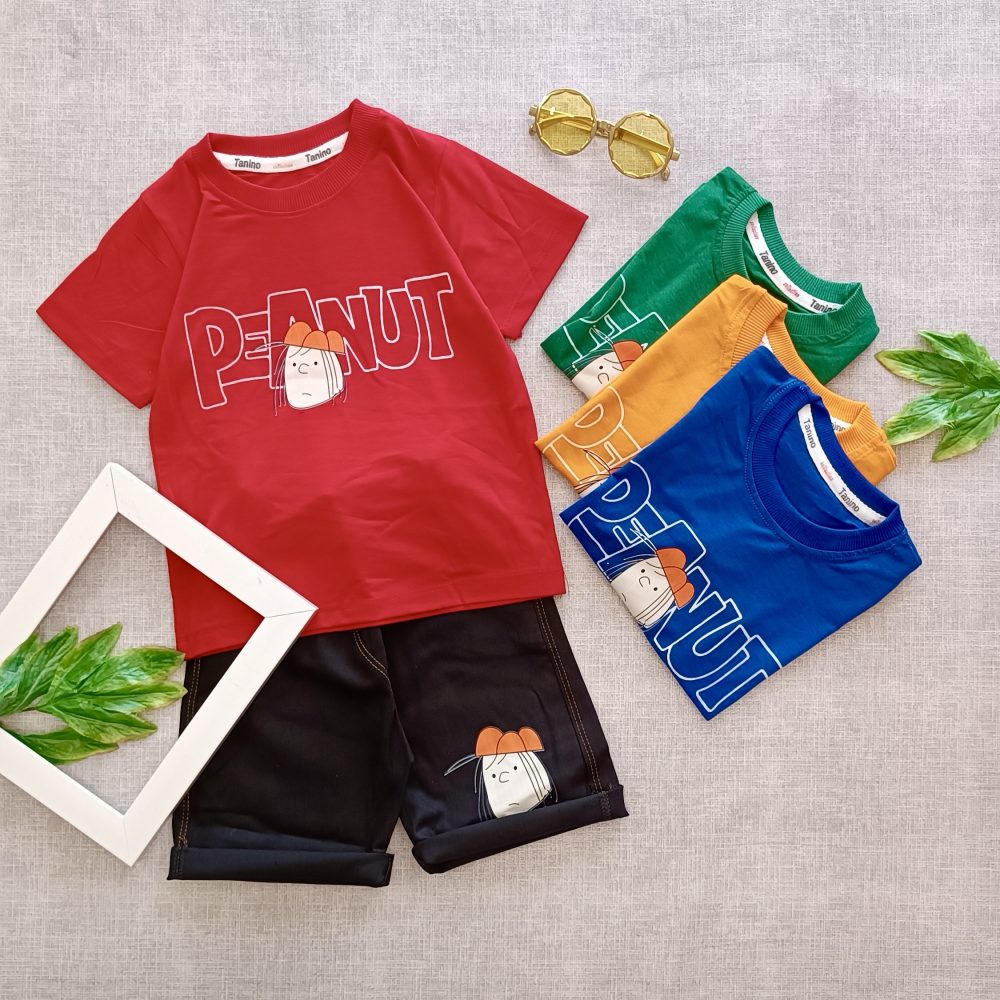 Peanut T-shirt and shorts (1)