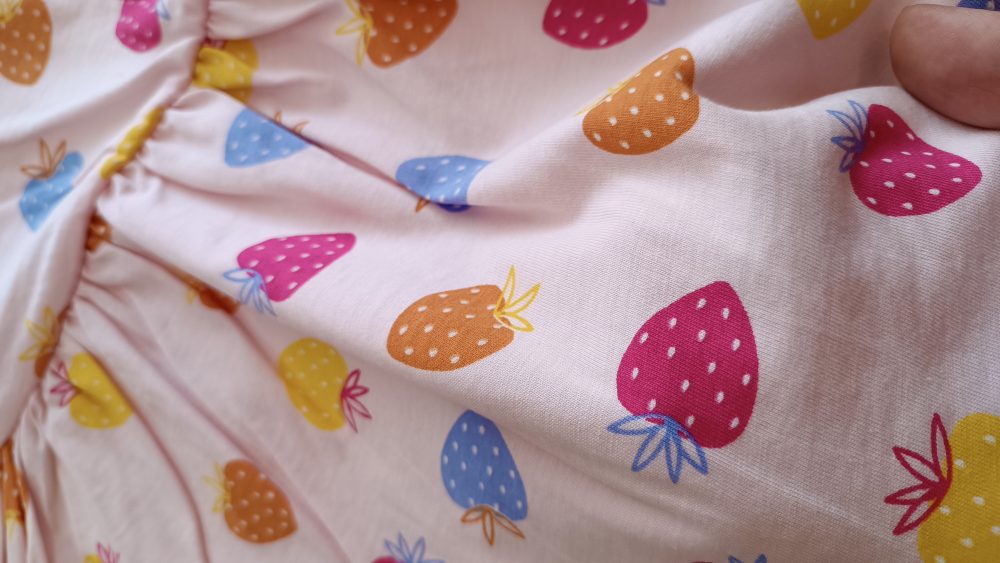 Strawberry shirt (5)