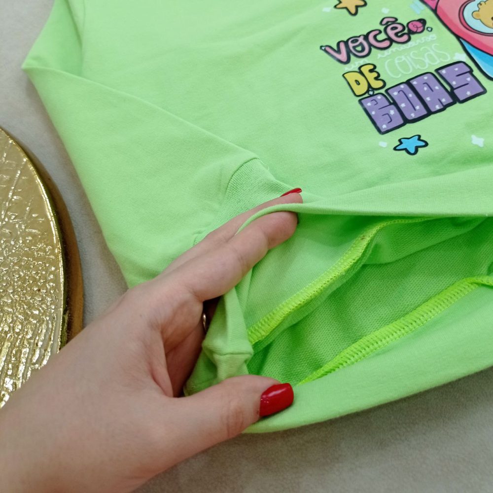 Girls' blouse and pants outfit suitable for ages 3 to 7 years (8) Girls' blouse and pants outfit suitable for ages 3 to 7 years
