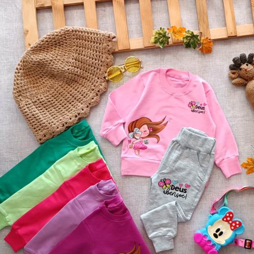 Girls' blouse and pants set suitable for 1 to 4 years