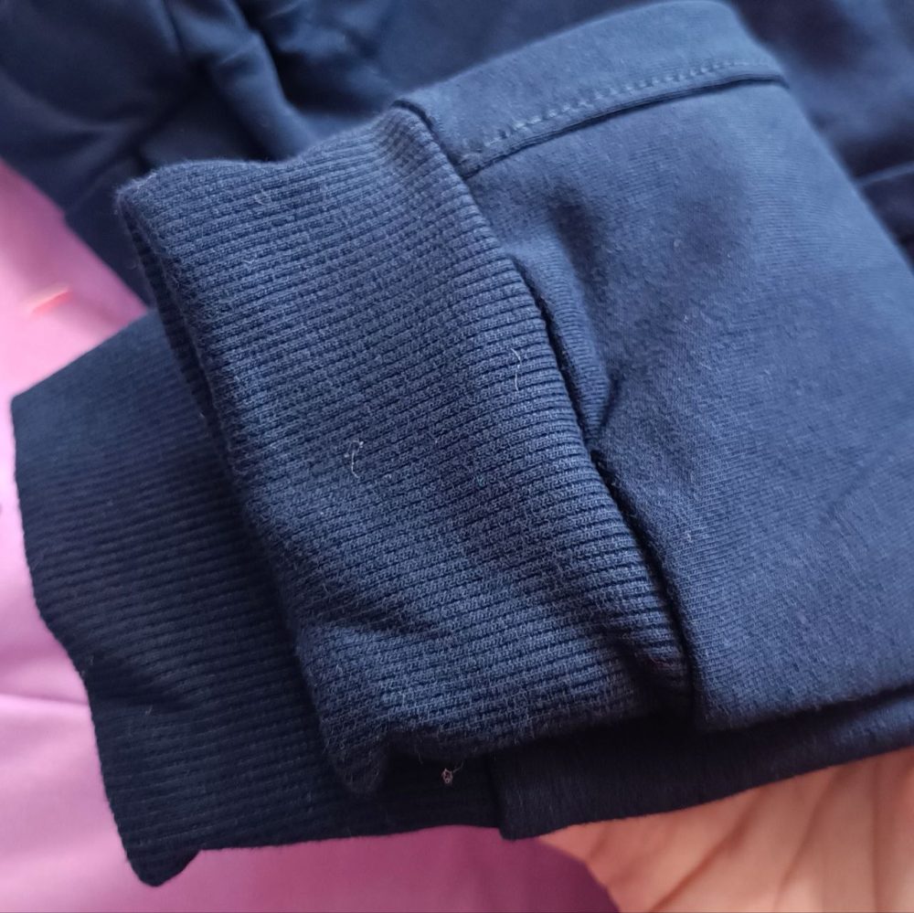 Girls' winter hoodie and pants suitable for ages 5 to 9 years