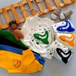 Blouse and pants for girls and boys, suitable for ages 1 to 5 years.