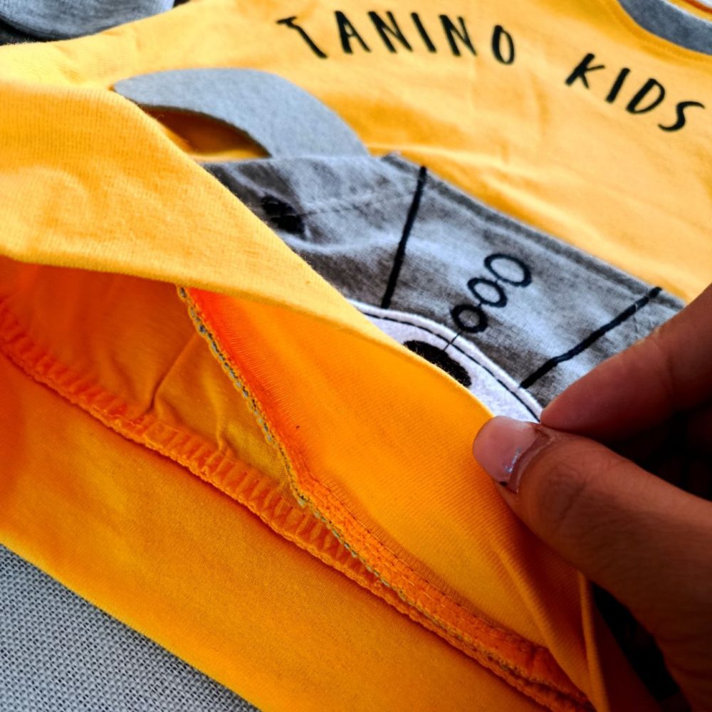 Blouse and pants for girls and boys, suitable for ages 1 to 5 years.