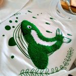 Blouse and pants for girls and boys, suitable for ages 1 to 5 years.