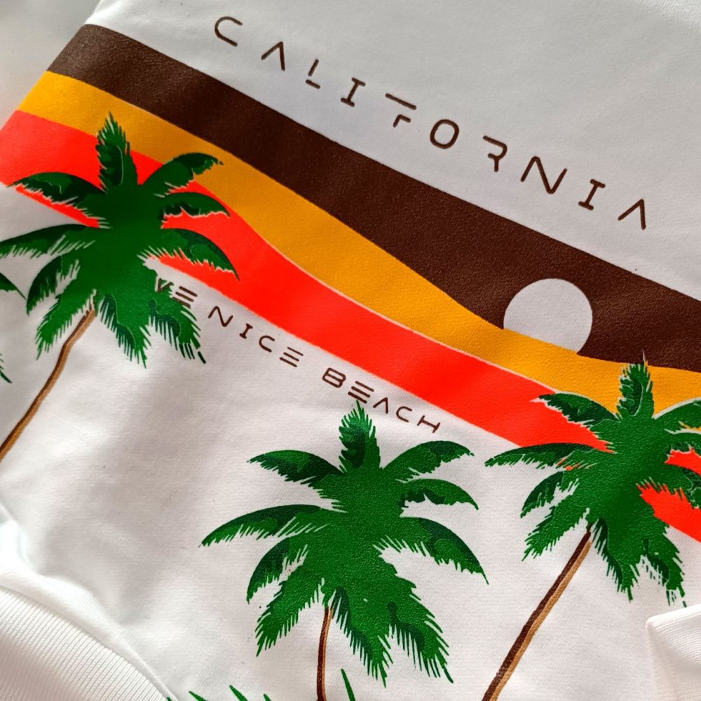 Blouse and pants for girls and boys, suitable for ages 1 to 7 years old.