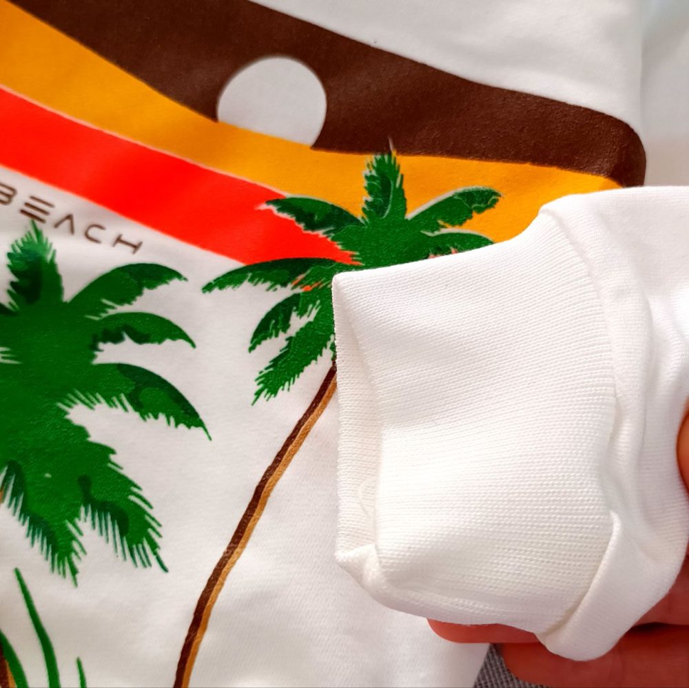 Blouse and pants for girls and boys, suitable for ages 1 to 7 years old.