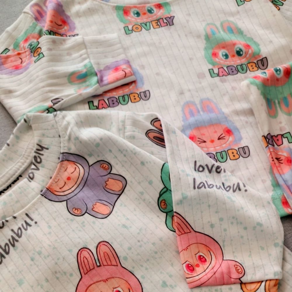 Blouse and pants for girls and boys, suitable for ages 1 to 8 years old.