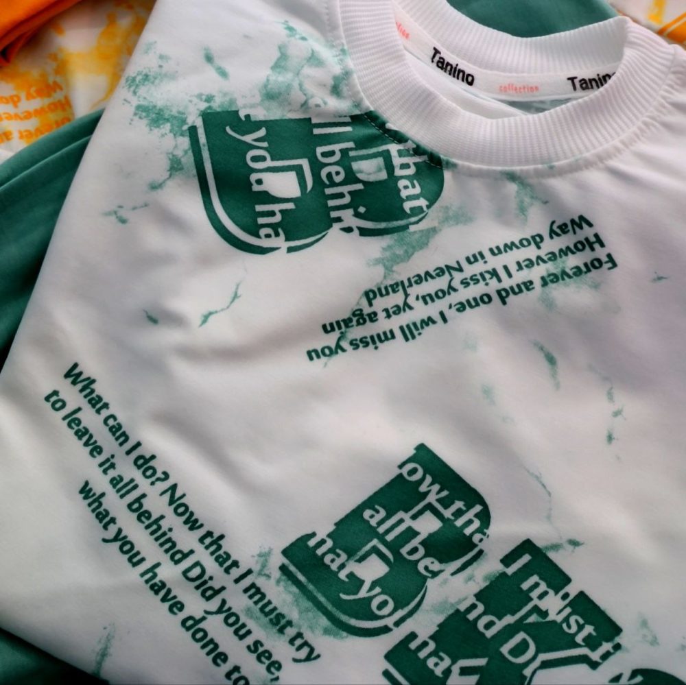 Blouse and pants for girls and boys, suitable for ages 7 to 10 years.