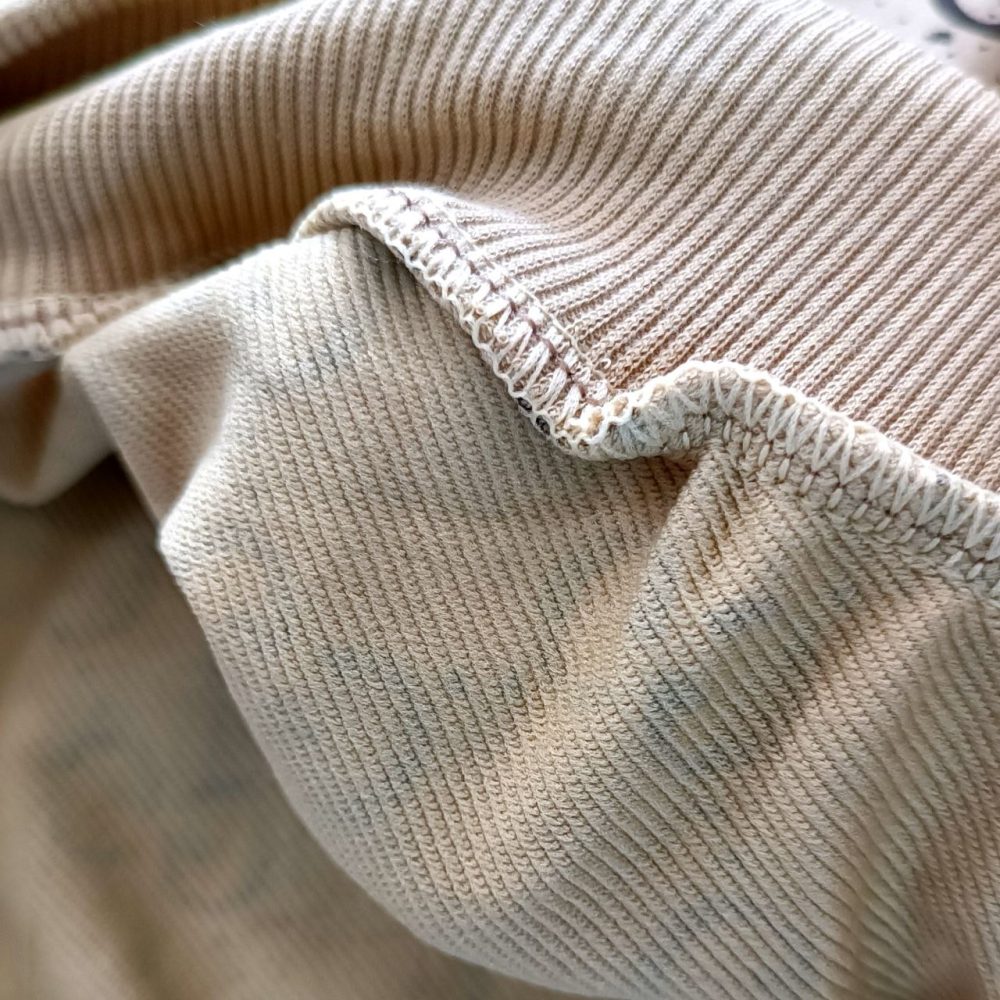 Blouse and pants for girls and boys, suitable for ages 9 to 12 years old.