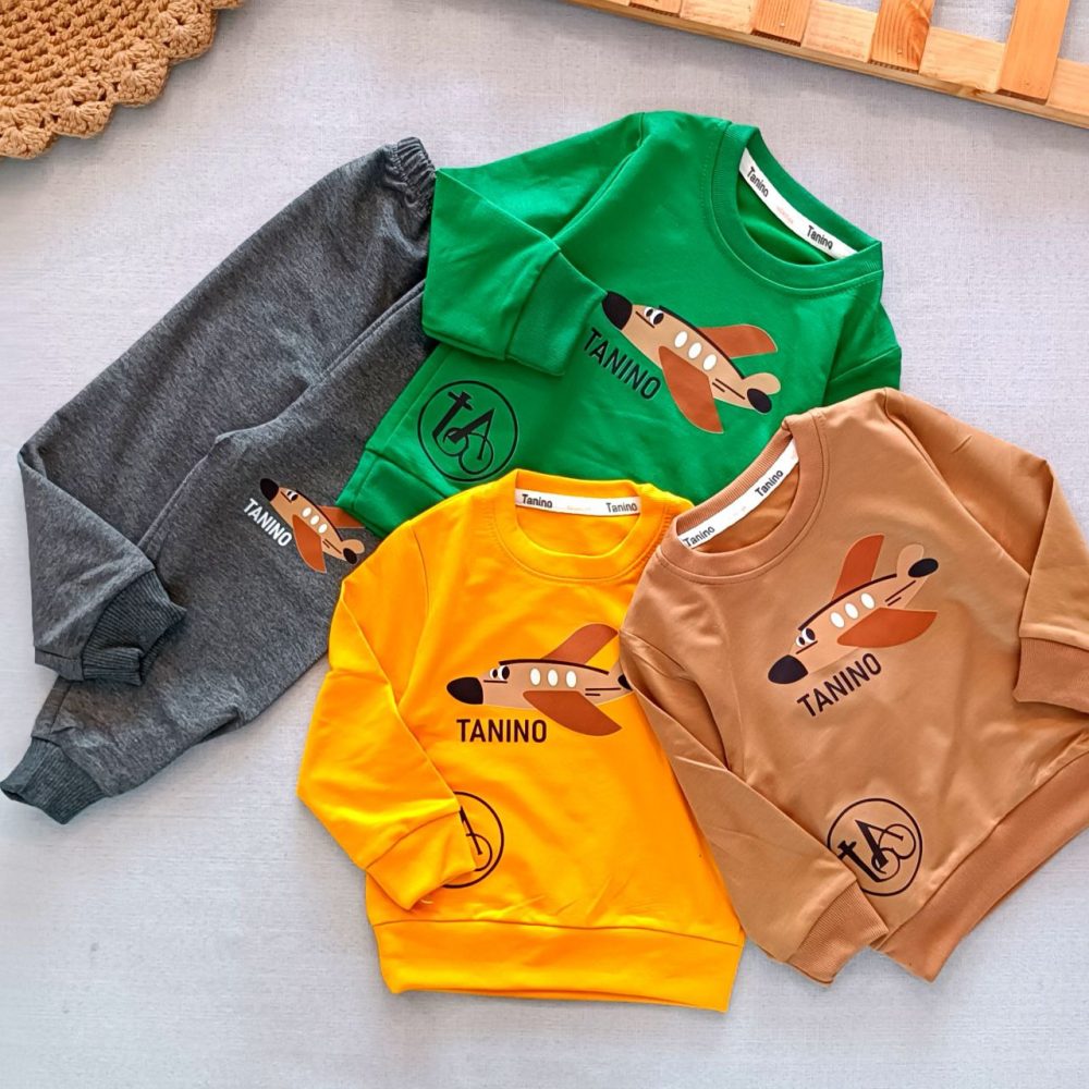 Girls' and boys' blouse and pants set suitable for ages 1 to 4 years (2) Girls' and boys' blouse and pants set suitable for ages 1 to 4 years