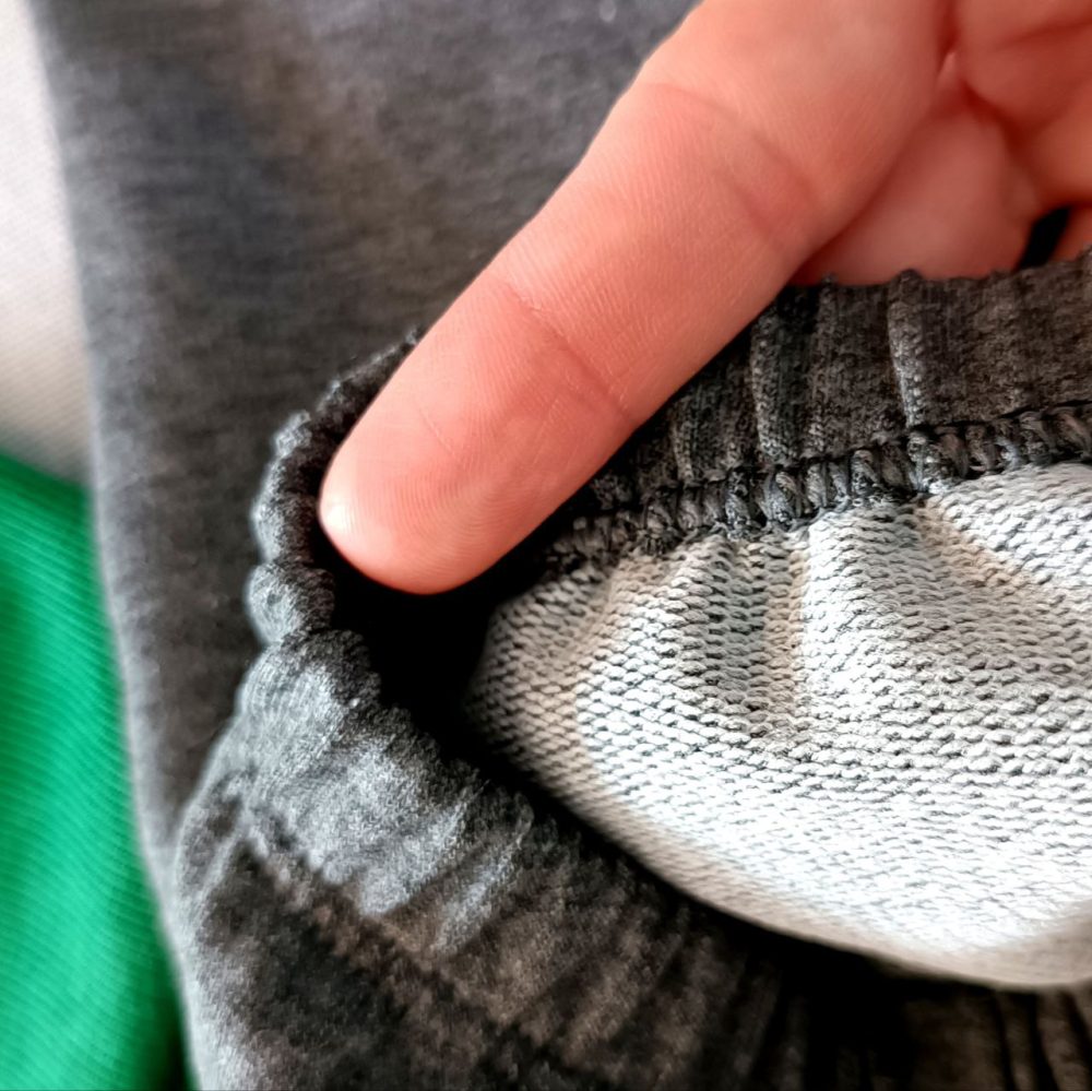 Girls' and boys' blouse and pants set suitable for ages 1 to 4 years (7) Girls' and boys' blouse and pants set suitable for ages 1 to 4 years