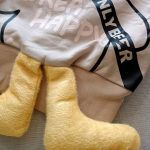 Girls' and boys' blouse and pants set, suitable for ages 3 to 7 years old.