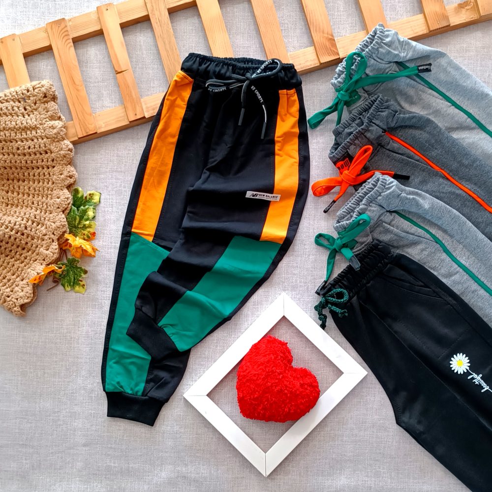 Girls' and boys' pants from sizes 65 to 90 (1) Girls' and boys' pants from sizes 65 to 90