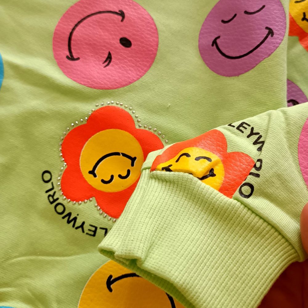 Girls' blouse and pants outfit suitable for ages 2 to 5 years