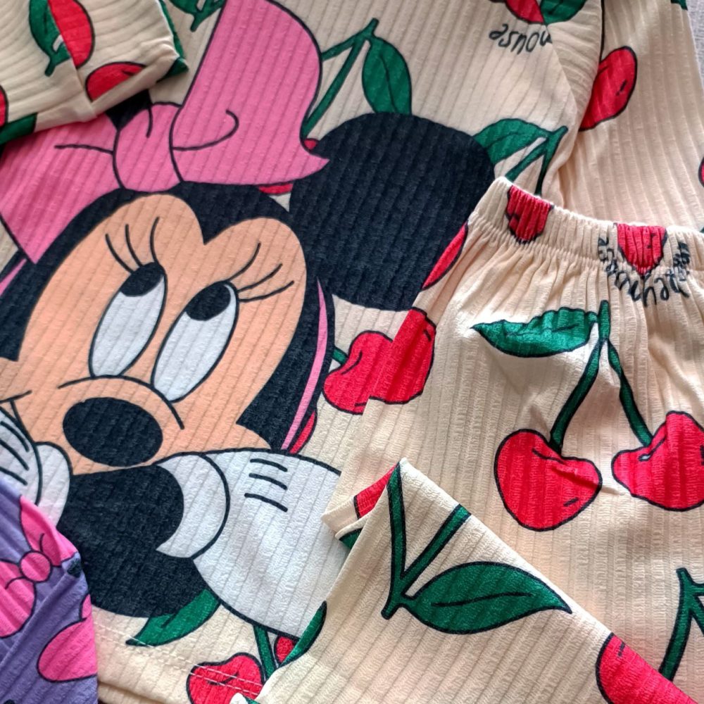 Girls' blouse and pants outfit suitable for ages 2 to 7 years