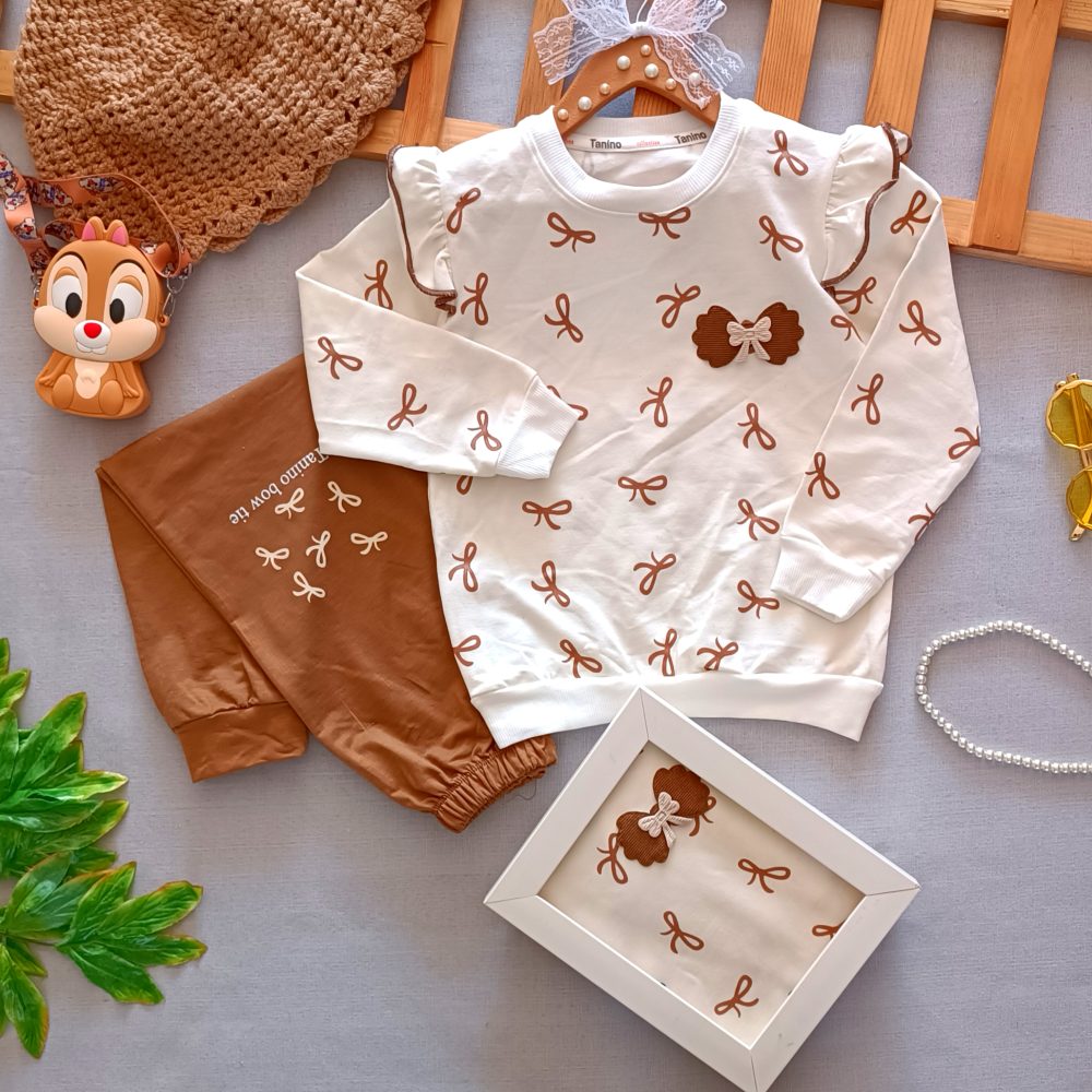 Girls' blouse and pants outfit suitable for ages 3 to 5 years (1)