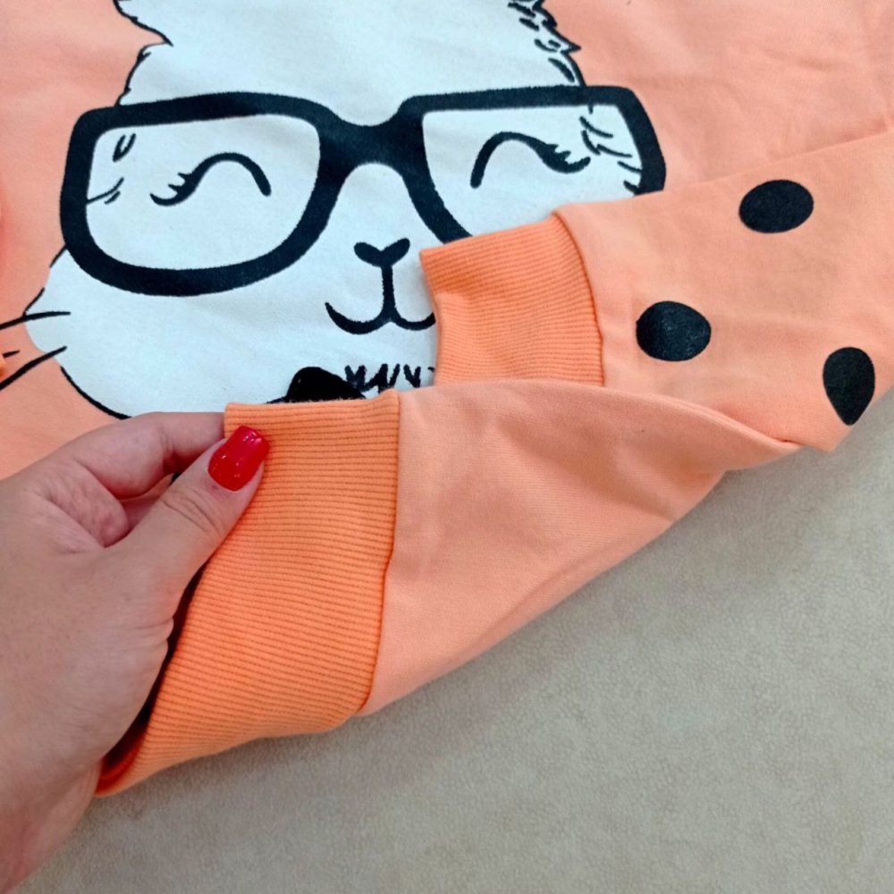 Girls' blouse and pants outfit suitable for ages 5 to 11 years old