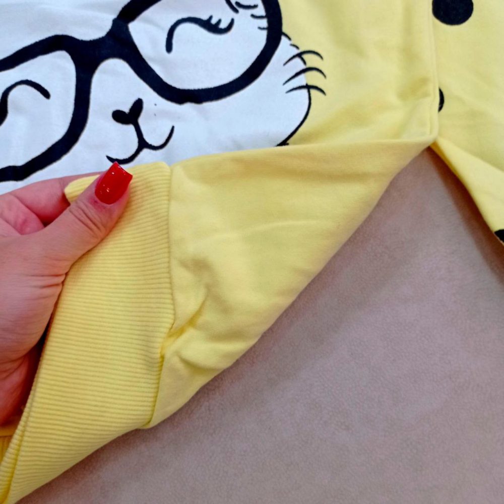 Girls' blouse and pants outfit suitable for ages 5 to 11 years old