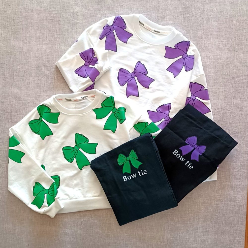 Girls' blouse and pants outfit suitable for ages 5 to 9 years (2) Girls' blouse and pants outfit suitable for ages 5 to 9 years