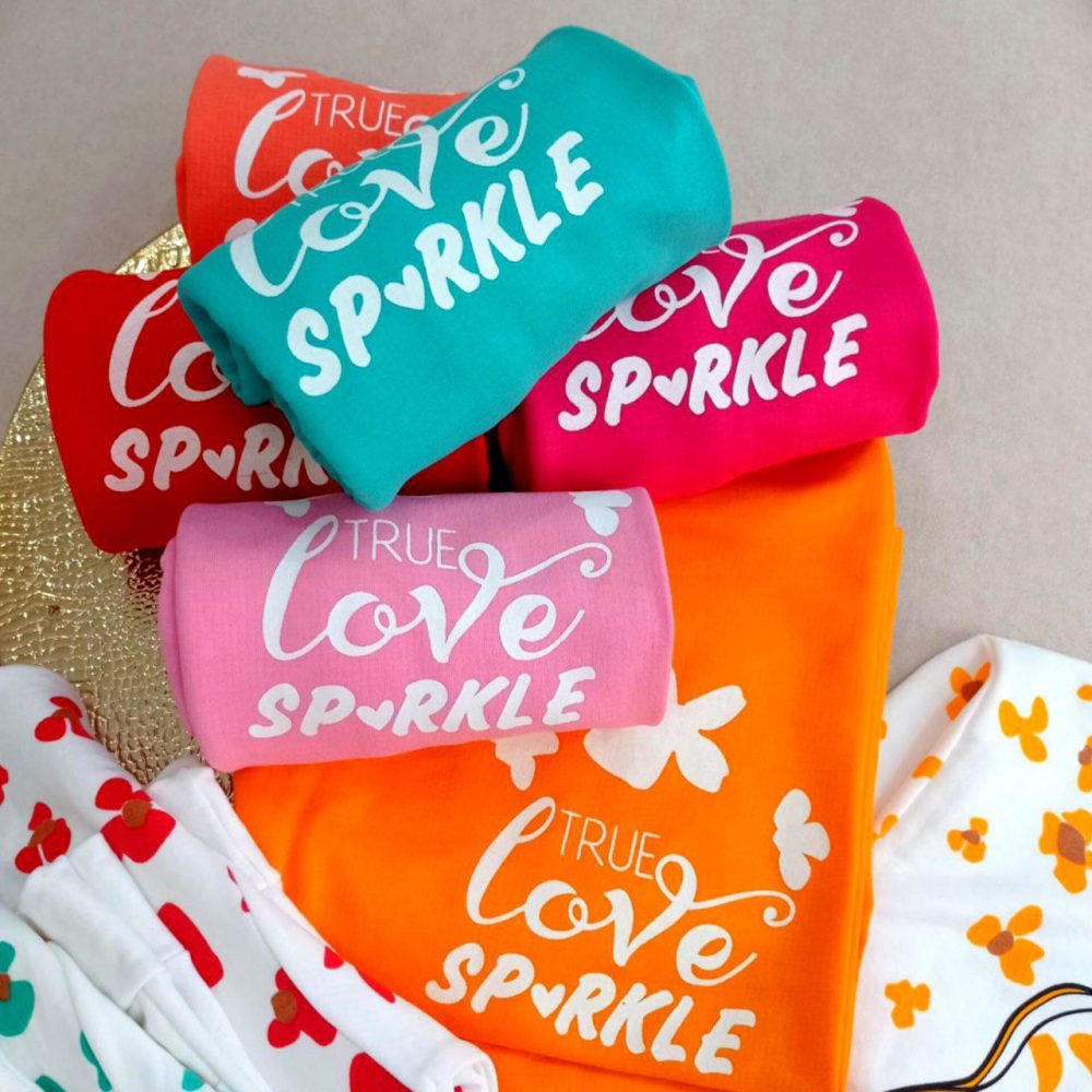 Girls' blouse and pants outfit suitable for ages 8 to 11 years old (9) Girls' blouse and pants outfit suitable for ages 8 to 11 years old