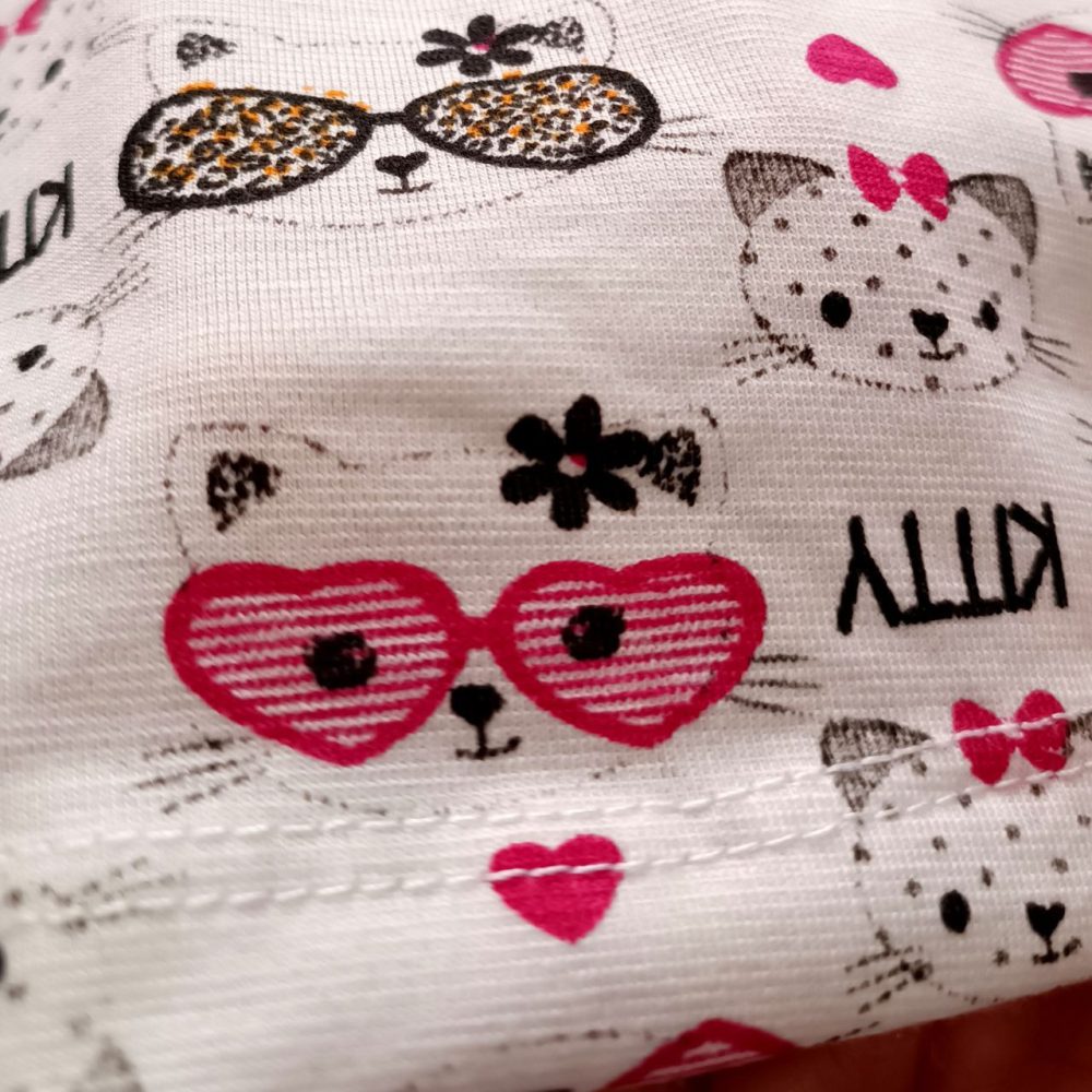 Girls' blouse and pants suitable for ages 1 to 5 years