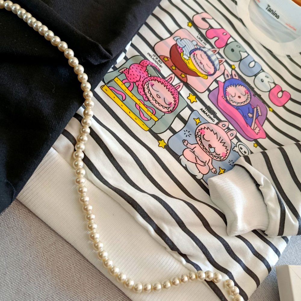 Girls' blouse and pants suitable for ages 2 to 5 years