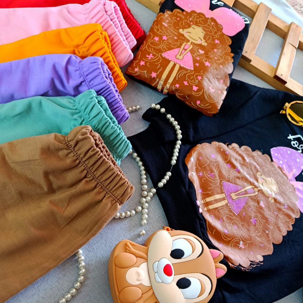 Girls' blouse and pants suitable for ages 2 to 5 years