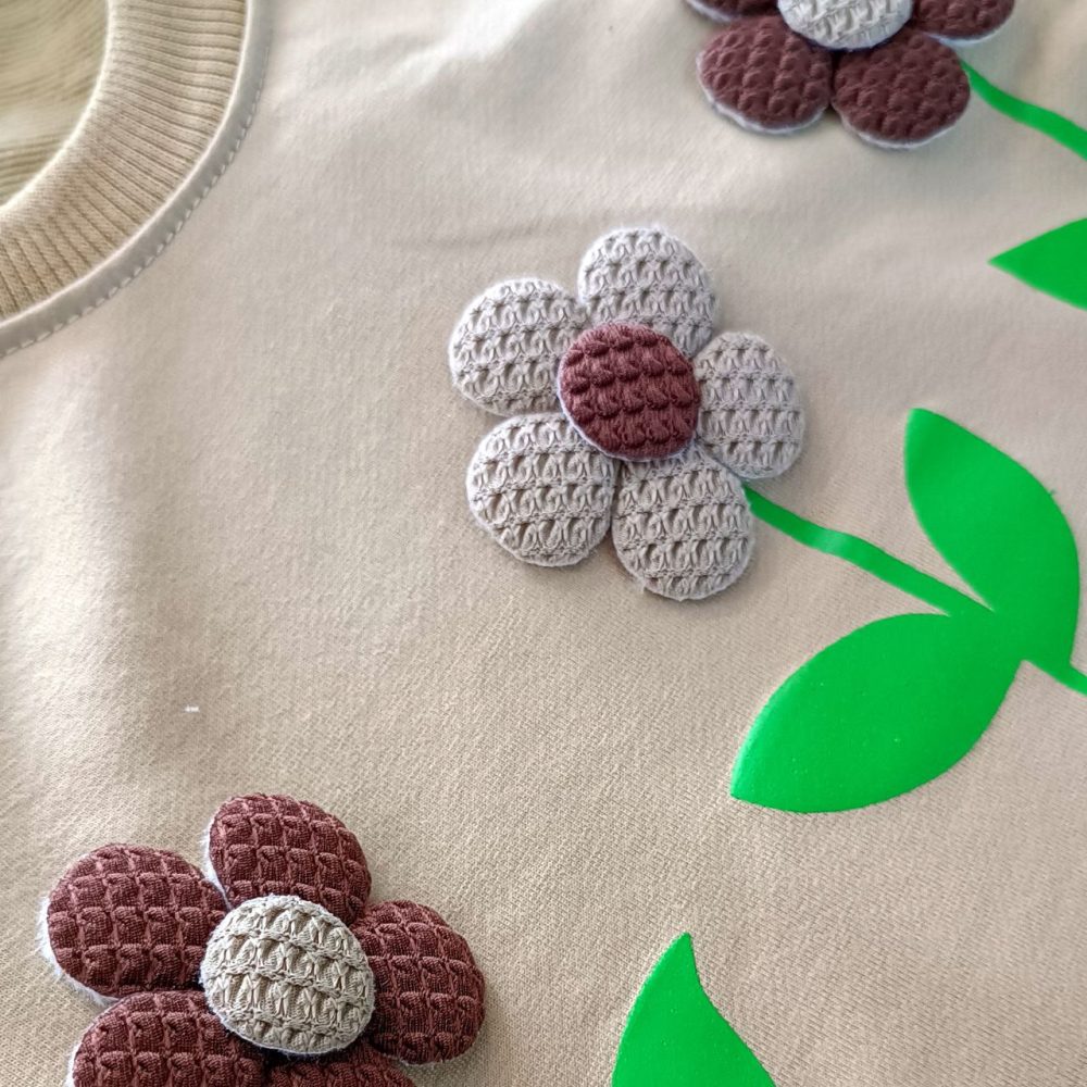 Girls' blouse and pants suitable for ages 2 to 5 years