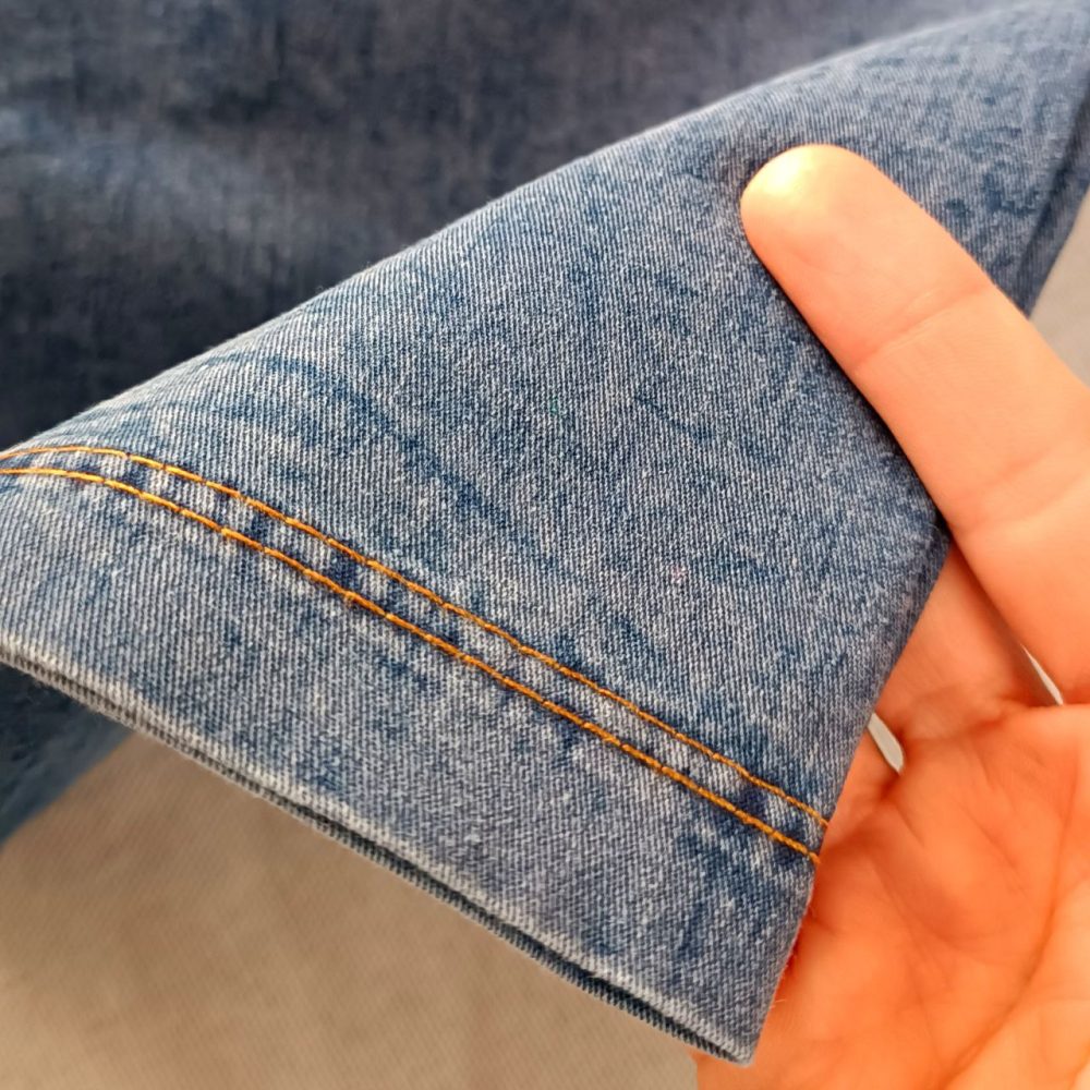 Girls' blouse and pants suitable for ages 2 to 5 years