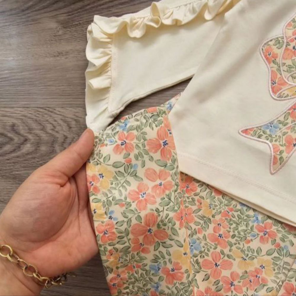 Girls' blouse and pants suitable for ages 3 to 10 years