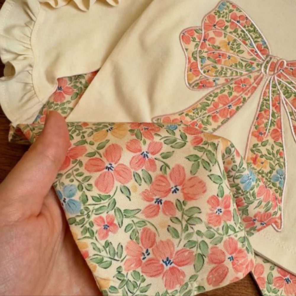 Girls' blouse and pants suitable for ages 3 to 10 years