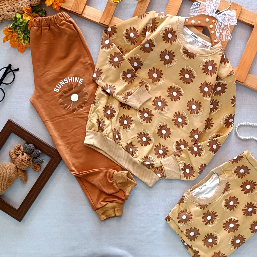 Girls' blouse and pants suitable for ages 3 to 7 years