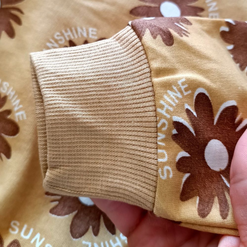 Girls' blouse and pants suitable for ages 3 to 7 years