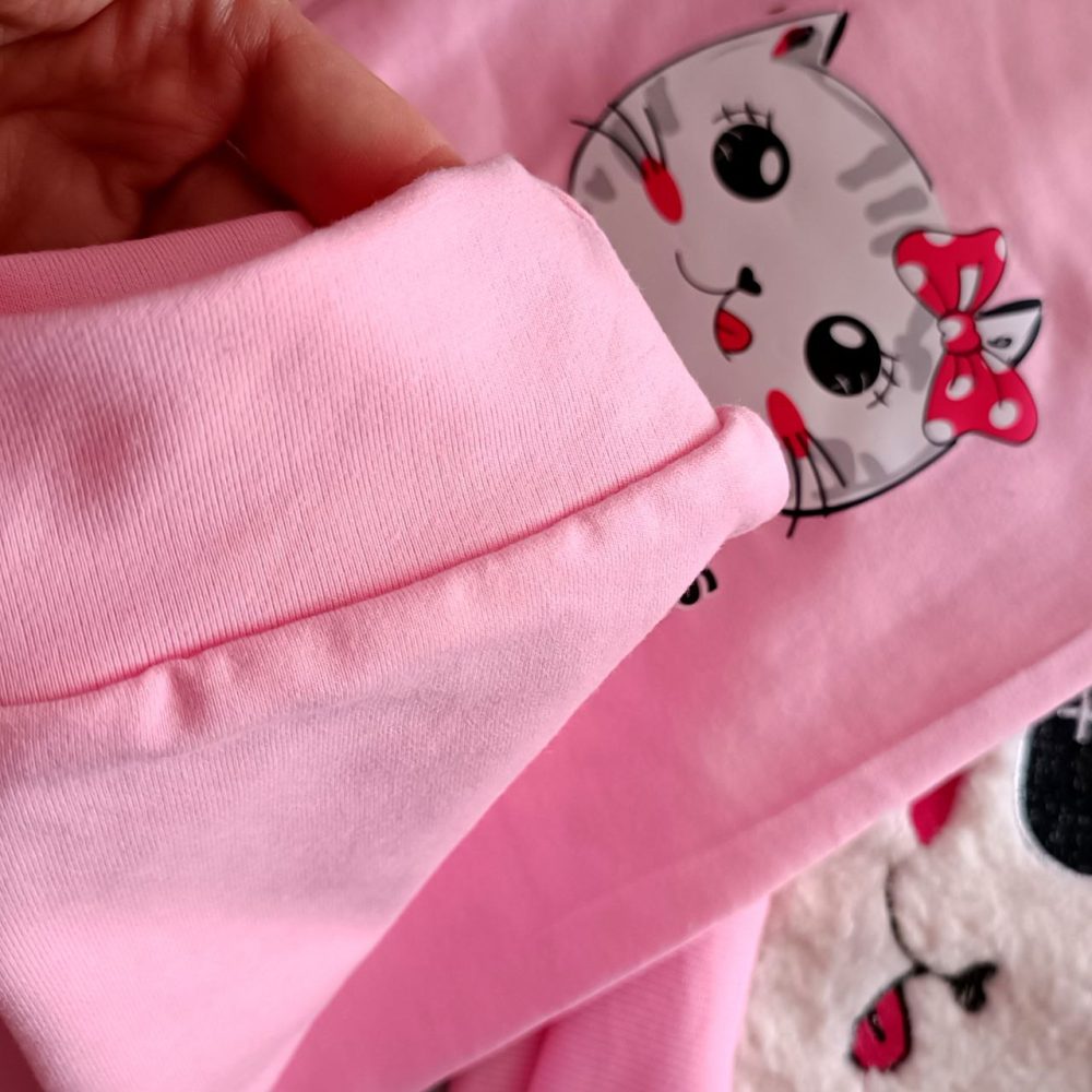 Girls' blouse and pants suitable for ages 3 to 7 years