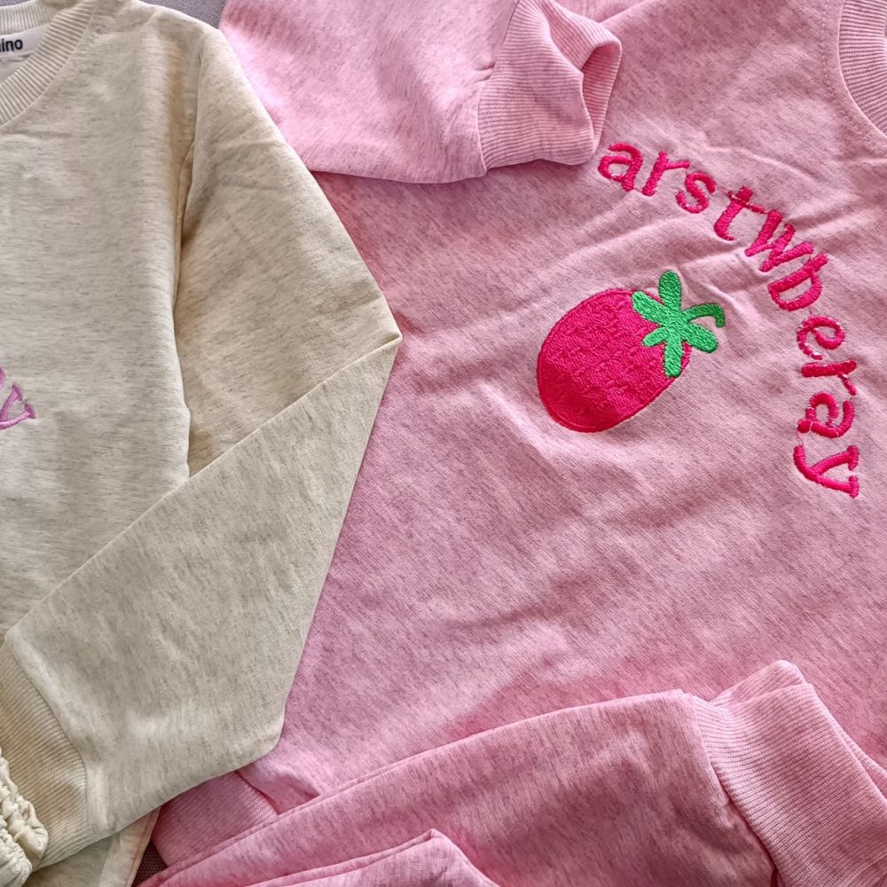 Girls' blouse and pants suitable for ages 3 to 7 years