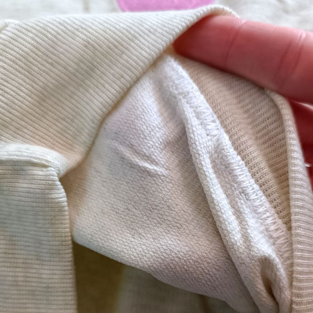 Girls' blouse and pants suitable for ages 3 to 7 years