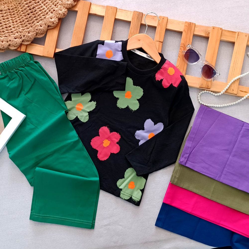 Girls' blouse and pants suitable for ages 4 to 8 years (1)