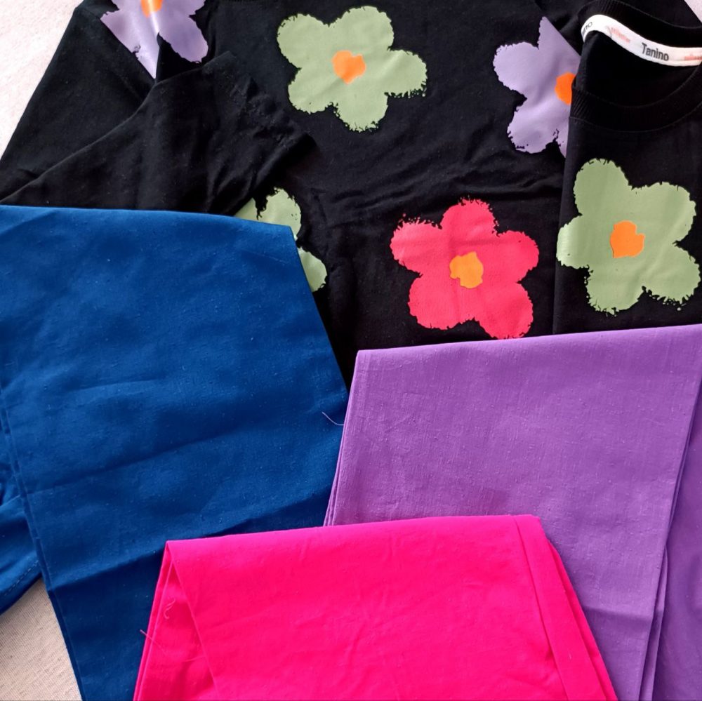 Girls' blouse and pants suitable for ages 4 to 8 years