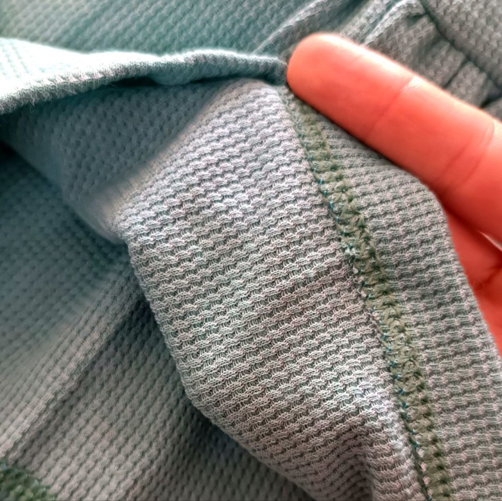 Girls' blouse and skirt, suitable for ages 2 to 5 years