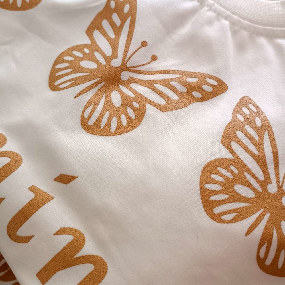 Girls' crop pants suitable for ages 4 to 8 years