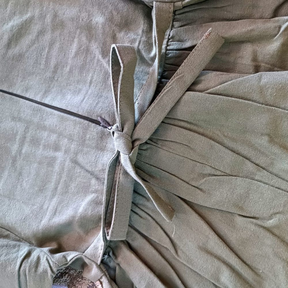 Girls' shirt suitable for ages 2 to 8 years