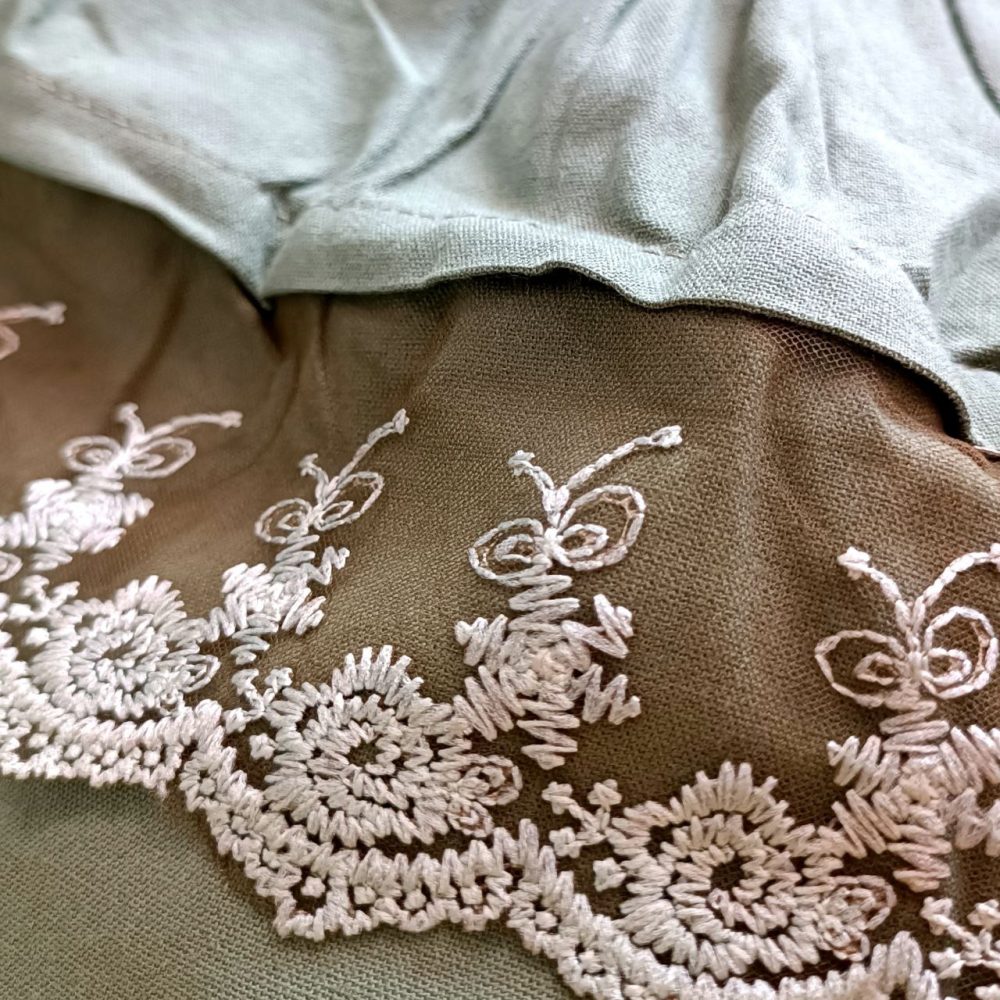 Girls' shirt suitable for ages 2 to 8 years