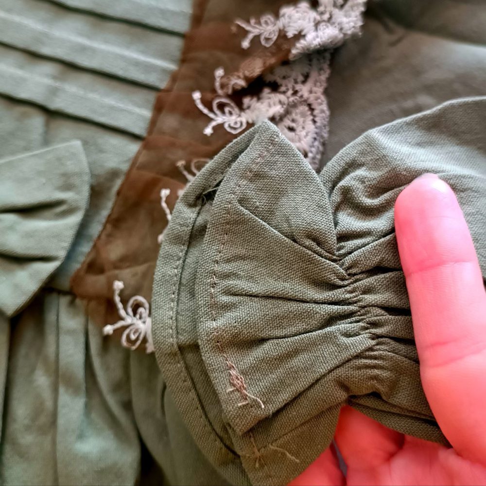 Girls' shirt suitable for ages 2 to 8 years