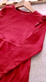 Imported long-sleeved shirt for girls, suitable for ages 1 to 8 years old.